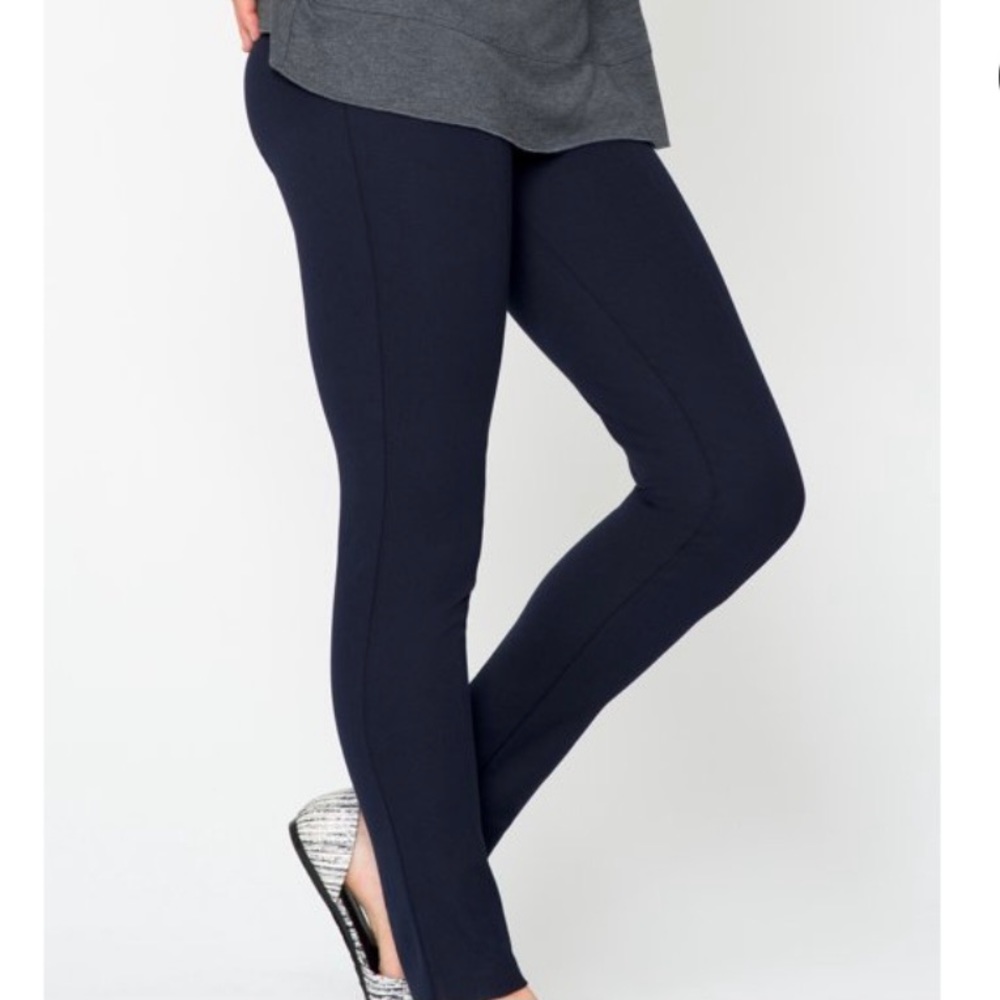 🌼 NWT Lysse navy stretch twill ponte pants